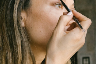 Как красить брови карандашом: инструкция, правила, выбор карандаша